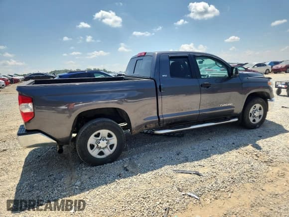 ✅ 2017 Toyota Tundra SR • VIN: 5TFRM5F19HX111254 • Lot: 63929145. Wystawiony na Copart z przebiegiem 30 677 mil. Bezpłatny archiwum sprzedaży aukcyjnych z USA i szczegółowy raport historii pojazdu na DreamBid. Zdjęcie 3.