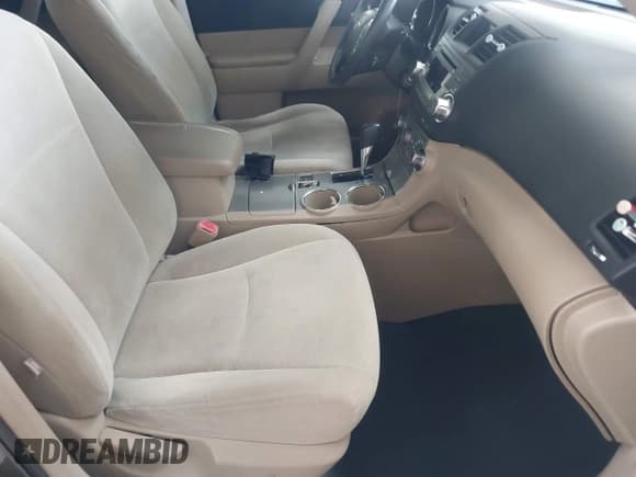 ✅ 2012 Toyota Highlander • VIN: 5TDZK3EH3CS088254 • Lot: 42295847. Wystawiony na IAAI z przebiegiem 193 404 mil. Bezpłatny archiwum sprzedaży aukcyjnych z USA i szczegółowy raport historii pojazdu na DreamBid. Zdjęcie 5.