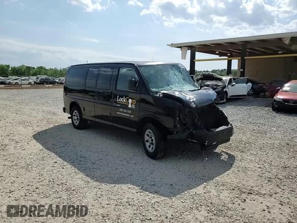✅ 2013 Chevrolet Express Passenger LS • VIN: 1GNSGBF48D1172679 • Lot: 52787865. Wystawiony na Copart z przebiegiem Nie podano. Bezpłatny archiwum sprzedaży aukcyjnych z USA i szczegółowy raport historii pojazdu na DreamBid. Zdjęcie 14.
