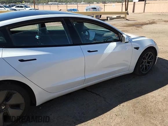 ✅ 2021 Tesla Model 3 Long Range • VIN: 5YJ3E1EB9MF924863 • Lot: 86542895. Wystawiony na Copart z przebiegiem 85 702 mil. Bezpłatny archiwum sprzedaży aukcyjnych z USA i szczegółowy raport historii pojazdu na DreamBid. Zdjęcie 13.
