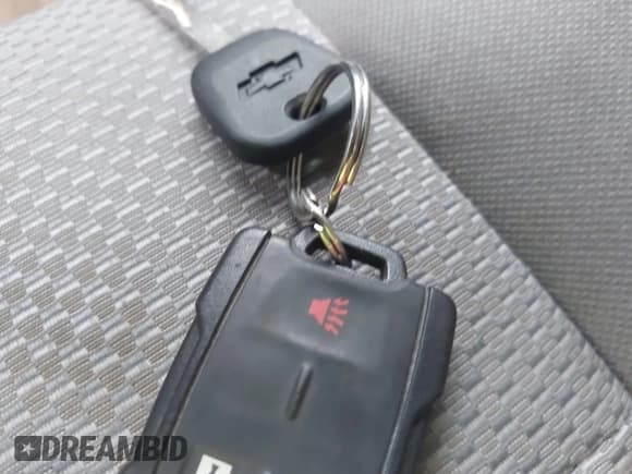 ✅ 2015 Chevrolet Silverado 2500HD LT • VIN: 1GC1KVE84FF170975 • Lot: 43166213. Listed on IAAI with 197,747 mi. Free auction sales archive from the USA and detailed vehicle history report at DreamBid. Image 11.