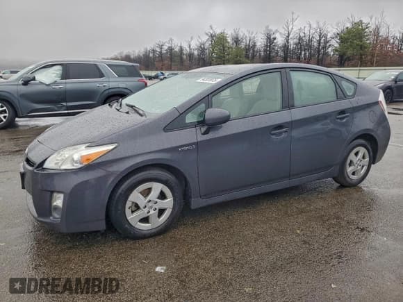 ✅ 2010 Toyota Prius III • VIN: JTDKN3DU9A5045600 • Лот: 94323975. Опубликован ранее на Copart с пробегом 200 083 миль. Бесплатный доступ к архиву аукционных продаж из США и подробный отчёт об истории автомобиля на DreamBid. Изображение 1.