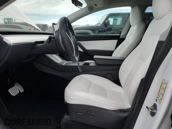 ✅ 2022 Tesla Model Y Performance • VIN: 7SAYGDEF2NF326137 • Lot: 90945545. Listed on Copart with 85,556 mi. Free auction sales archive from the USA and detailed vehicle history report at DreamBid. Image 7.