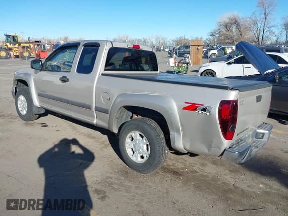 ✅ 2004 Chevrolet Colorado LS Z71 • VIN: 1GCDT196448133938 • Lot: 41647829. Wystawiony na IAAI z przebiegiem 196 530 mil. Bezpłatny archiwum sprzedaży aukcyjnych z USA i szczegółowy raport historii pojazdu na DreamBid. Zdjęcie 3.