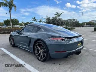 ✅ 2017 Porsche Cayman S • VIN: WP0AB2A83HS285114 • Lot: 47463715. Wystawiony na Copart z przebiegiem 44 857 mil. Bezpłatny archiwum sprzedaży aukcyjnych z USA i szczegółowy raport historii pojazdu na DreamBid. Zdjęcie 3.