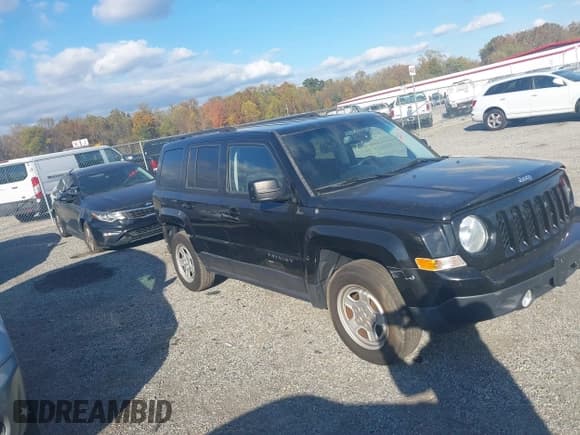 ✅ 2017 Jeep Patriot Sport • VIN: 1C4NJPBA4HD122835 • Lot: 43517121. Listed on IAAI with 158,484 mi. Free auction sales archive from the USA and detailed vehicle history report at DreamBid. Image 13.