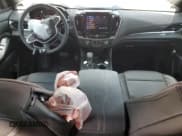 ✅ 2023 Chevrolet Traverse LT • VIN: 1GNERHKW2PJ323229 • Lot: 67411144. Wystawiony na Copart z przebiegiem 7 380 mil. Bezpłatny archiwum sprzedaży aukcyjnych z USA i szczegółowy raport historii pojazdu na DreamBid. Zdjęcie 8.