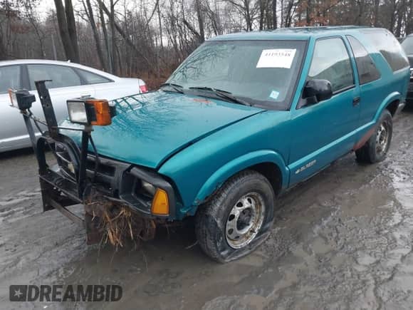 1996 Chevrolet Blazer с VIN 1GNCT18WXTK143881, выставлен на аукционе IAAI как лот 41193548 с пробегом 131 172 миль миль и . История ставок и продаж доступна на DreamBid. Изображение 6.