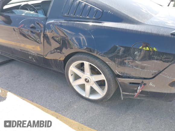 ✅ 2014 Ford Mustang V6 • VIN: 1ZVBP8AM7E5308634 • Lot: 43073553. Listed on IAAI with 186,126 mi. Free auction sales archive from the USA and detailed vehicle history report at DreamBid. Image 18.