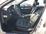 ✅ 2013 Mercedes-Benz C 250 Sport • VIN: WDDGF4HB2DA805062 • Лот: 62005165. Опубликован ранее на Copart с пробегом 119 956 миль. Бесплатный доступ к архиву аукционных продаж из США и подробный отчёт об истории автомобиля на DreamBid. Изображение 7.