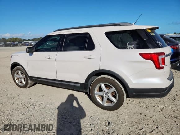 ✅ 2018 Ford Explorer XLT • VIN: 1FM5K7D82JGA66918 • Lot: 93056415. Wystawiony na Copart z przebiegiem 53 520 mil. Bezpłatny archiwum sprzedaży aukcyjnych z USA i szczegółowy raport historii pojazdu na DreamBid. Zdjęcie 2.