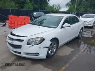 2010 Chevrolet Malibu 1LT z VIN 1G1ZC5EB6AF297482, wystawiony jako IAAI lot #42080096 z przebiegiem 161 138 mil mil oraz . Historia ofert i sprzedaży dostępna na DreamBid. Obrazek 2.