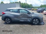 ✅ 2020 Nissan Kicks SV • VIN: 3N1CP5CVXLL525980 • Lot: 42534743. Wystawiony na IAAI z przebiegiem 67 705 mil. Bezpłatny archiwum sprzedaży aukcyjnych z USA i szczegółowy raport historii pojazdu na DreamBid. Zdjęcie 13.