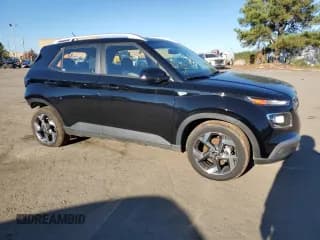 ✅ 2024 Hyundai Venue SEL • VIN: KMHRC8A30RU324685 • Lot: 82429144. Wystawiony na Copart z przebiegiem 6 745 mil. Bezpłatny archiwum sprzedaży aukcyjnych z USA i szczegółowy raport historii pojazdu na DreamBid. Zdjęcie 4.