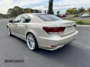 ✅ 2017 Lexus LS 460 • VIN: JTHBL5EF2H5143975 • Лот: 93981775. Опубликован ранее на Copart с пробегом 28 603 миль. Бесплатный доступ к архиву аукционных продаж из США и подробный отчёт об истории автомобиля на DreamBid. Изображение 3.