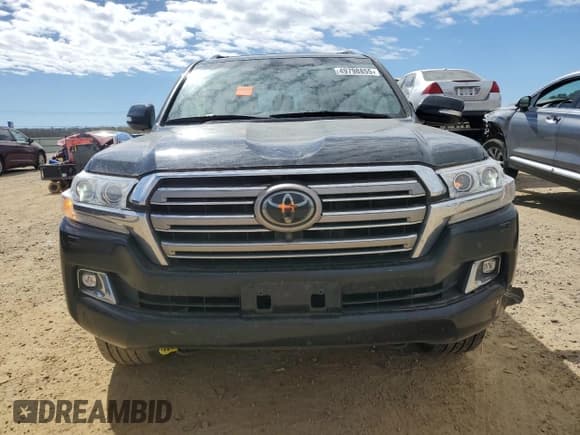 ✅ 2018 Toyota Land Cruiser • VIN: JTMCY7AJ0J4072736 • Lot: 49798855. Listed on Copart with 93,749 mi. Free auction sales archive from the USA and detailed vehicle history report at DreamBid. Image 5.