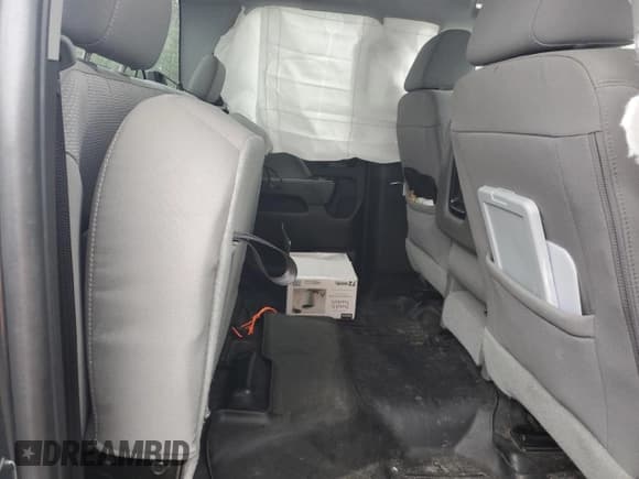 ✅ 2018 Chevrolet Silverado 1500 Work Truck • VIN: 1GCVKNEH5JZ207735 • Lot: 56218585. Wystawiony na Copart z przebiegiem Nie podano. Bezpłatny archiwum sprzedaży aukcyjnych z USA i szczegółowy raport historii pojazdu na DreamBid. Zdjęcie 10.