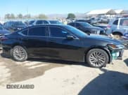 ✅ 2022 Lexus ES 300h Luxury • VIN: 58AEA1C12NU020364 • Lot: 43561724. Wystawiony na IAAI z przebiegiem 157 245 mil. Bezpłatny archiwum sprzedaży aukcyjnych z USA i szczegółowy raport historii pojazdu na DreamBid. Zdjęcie 14.