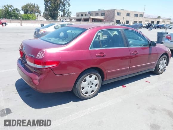 ✅ 2003 Honda Accord LX • VIN: 1HGCM66393A069288 • Lot: 42486831. Listed on IAAI with 289,450 mi. Free auction sales archive from the USA and detailed vehicle history report at DreamBid. Image 4.