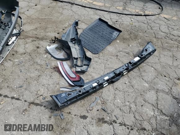 ✅ 2021 Lincoln Nautilus Reserve • VIN: 2LMPJ8K9XMBL02874 • Lot: 67844685. Listed on Copart with Not provided. Free auction sales archive from the USA and detailed vehicle history report at DreamBid. Image 13.