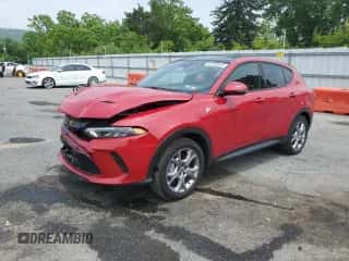 2024 Dodge Hornet R/T Plus z VIN ZACPDFDWXR3A24793, wystawiony jako Copart lot #59788845 z przebiegiem 4 495 mil mil oraz Szkoda całkowita • Salvage title. Historia ofert i sprzedaży dostępna na DreamBid. Obrazek 1.