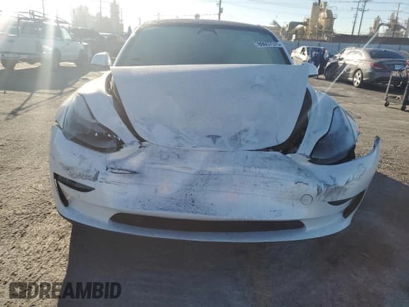 ✅ 2022 Tesla Model 3 • VIN: 5YJ3E1EA7NF122028 • Lot: 89657575. Wystawiony na Copart z przebiegiem 61 817 mil. Bezpłatny archiwum sprzedaży aukcyjnych z USA i szczegółowy raport historii pojazdu na DreamBid. Zdjęcie 5.