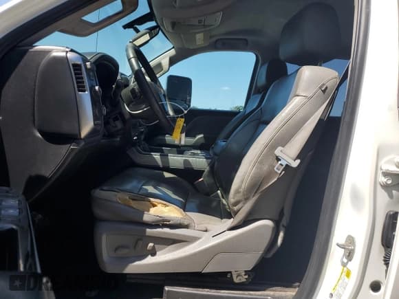 ✅ 2015 Chevrolet Silverado 2500HD LTZ • VIN: 1GC1KWE89FF665985 • Lot: 65956845. Wystawiony na Copart z przebiegiem 261 917 mil. Bezpłatny archiwum sprzedaży aukcyjnych z USA i szczegółowy raport historii pojazdu na DreamBid. Zdjęcie 7.