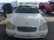 ✅ 2004 Mercedes-Benz C 240 • VIN: WDBRF61JX4A628520 • Lot: 41788831. Wystawiony na IAAI z przebiegiem 201 151 mil. Bezpłatny archiwum sprzedaży aukcyjnych z USA i szczegółowy raport historii pojazdu na DreamBid. Zdjęcie 12.