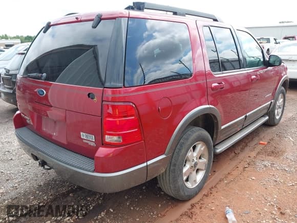 ✅ 2005 Ford Explorer XLT • VIN: 1FMZU73K95UB75280 • Lot: 42315917. Wystawiony na IAAI z przebiegiem 185 449 mil. Bezpłatny archiwum sprzedaży aukcyjnych z USA i szczegółowy raport historii pojazdu na DreamBid. Zdjęcie 4.