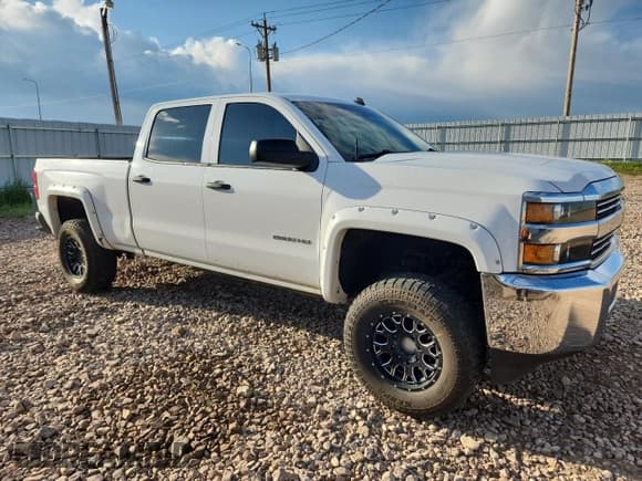 ✅ 2015 Chevrolet Silverado 2500HD LT • VIN: 1GC1KVEGXFF165528 • Lot: 64432015. Listed on Copart with 127,700 mi. Free auction sales archive from the USA and detailed vehicle history report at DreamBid. Image 4.