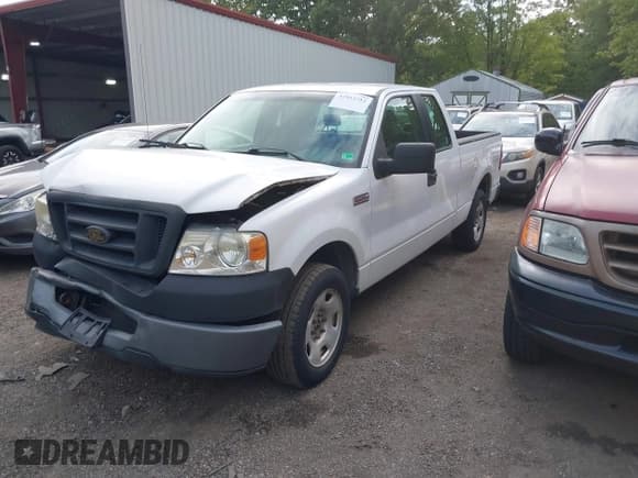 ✅ 2006 Ford F-150 STX • VIN: 1FTRX12W86NB10042 • Lot: 42953712. Listed on IAAI with 248,350 mi. Free auction sales archive from the USA and detailed vehicle history report at DreamBid. Image 2.