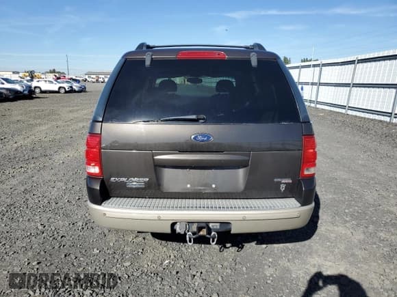 ✅ 2005 Ford Explorer Eddie Bauer • VIN: 1FMDU74W25UA15138 • Lot: 85761105. Listed on Copart with 339,284 mi. Free auction sales archive from the USA and detailed vehicle history report at DreamBid. Image 6.