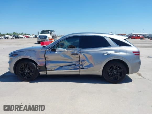 ✅ 2022 Genesis GV70 2.5T • VIN: KMUMADTB0NU068055 • Lot: 42083195. Listed on IAAI with 75,683 mi. Free auction sales archive from the USA and detailed vehicle history report at DreamBid. Image 15.