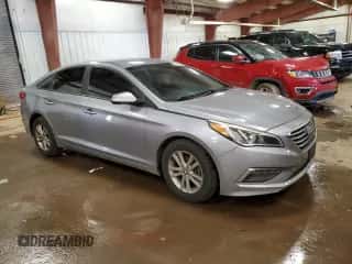 2015 Hyundai Sonata SE z VIN 5NPE24AF4FH230419, wystawiony jako Copart lot #60960795 z przebiegiem 152 979 mil mil oraz Szkoda całkowita • Salvage title. Historia ofert i sprzedaży dostępna na DreamBid. Obrazek 4.