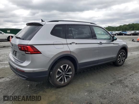 ✅ 2022 Volkswagen Tiguan S • VIN: 3VV0B7AX2NM141267 • Lot: 67865815. Wystawiony na Copart z przebiegiem 64 146 mil. Bezpłatny archiwum sprzedaży aukcyjnych z USA i szczegółowy raport historii pojazdu na DreamBid. Zdjęcie 3.