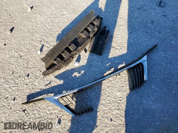 ✅ 2011 Lexus IS 250 • VIN: JTHBF5C25B5153057 • Лот: 91282955. Опубликован ранее на Copart с пробегом 139 667 миль. Бесплатный доступ к архиву аукционных продаж из США и подробный отчёт об истории автомобиля на DreamBid. Изображение 12.