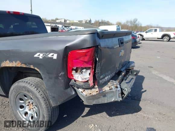 ✅ 2011 Chevrolet Silverado 1500 LS • VIN: 1GCRKREA5BZ130541 • Lot: 42062328. Listed on IAAI with 181,175 mi. Free auction sales archive from the USA and detailed vehicle history report at DreamBid. Image 6.