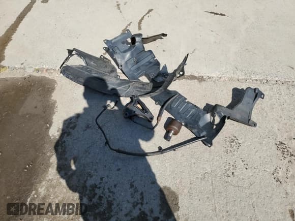 ✅ 2001 Honda Civic EX • VIN: 1HGES26701L044551 • Лот: 80899055. Опубликован ранее на Copart с пробегом 162 226 миль. Бесплатный доступ к архиву аукционных продаж из США и подробный отчёт об истории автомобиля на DreamBid. Изображение 12.