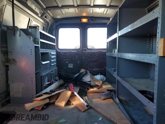 ✅ 2002 Ford Econoline Cargo • VIN: 1FTNE24292HA51435 • Lot: 87125034. Wystawiony na Copart z przebiegiem 105 311 mil. Bezpłatny archiwum sprzedaży aukcyjnych z USA i szczegółowy raport historii pojazdu na DreamBid. Zdjęcie 10.