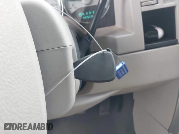 ✅ 2008 Chrysler Aspen Limited • VIN: 1A8HX58N48F153526 • Lot: 43113952. Wystawiony na IAAI z przebiegiem 179 990 mil. Bezpłatny archiwum sprzedaży aukcyjnych z USA i szczegółowy raport historii pojazdu na DreamBid. Zdjęcie 11.