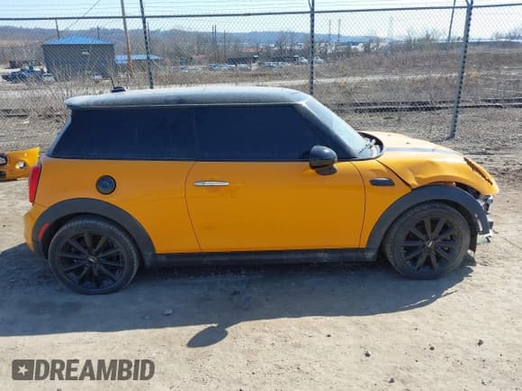 ✅ 2017 MINI Hardtop Cooper S • VIN: WMWXP7C54H2C61397 • Lot: 41768083. Wystawiony na IAAI z przebiegiem 66 067 mil. Bezpłatny archiwum sprzedaży aukcyjnych z USA i szczegółowy raport historii pojazdu na DreamBid. Zdjęcie 14.