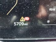 ✅ 2024 Kia EV9 GT-Line • VIN: KNDAEFS50R6034239 • Lot: 42683517. Wystawiony na IAAI z przebiegiem 5 709 mil. Bezpłatny archiwum sprzedaży aukcyjnych z USA i szczegółowy raport historii pojazdu na DreamBid. Zdjęcie 15.