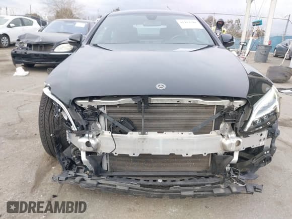 ✅ 2020 Mercedes-Benz C 300 • VIN: W1KWJ8DB7LF985843 • Lot: 41484590. Listed on IAAI with 22,561 mi. Free auction sales archive from the USA and detailed vehicle history report at DreamBid. Image 6.