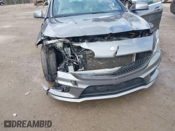 ✅ 2014 Mercedes-Benz CLA 250 • VIN: WDDSJ4GB5EN152537 • Lot: 43803835. Wystawiony na IAAI z przebiegiem 92 875 mil. Bezpłatny archiwum sprzedaży aukcyjnych z USA i szczegółowy raport historii pojazdu na DreamBid. Zdjęcie 6.