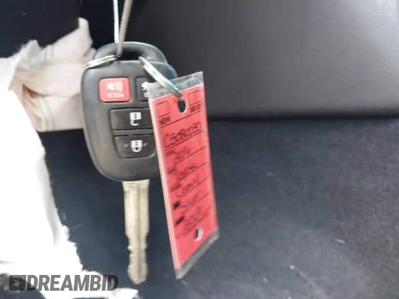 2016 Toyota Camry XLE с VIN 4T4BF1FK6GR532069, выставлен на аукционе IAAI как лот 43045350 с пробегом 73 534 миль миль и . История ставок и продаж доступна на DreamBid. Изображение 11.