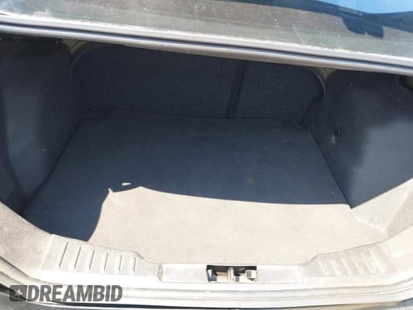 ✅ 2018 Ford Focus SE • VIN: 1FADP3FE8JL281651 • Lot: 43169650. Listed on IAAI with 69,451 mi. Free auction sales archive from the USA and detailed vehicle history report at DreamBid. Image 17.