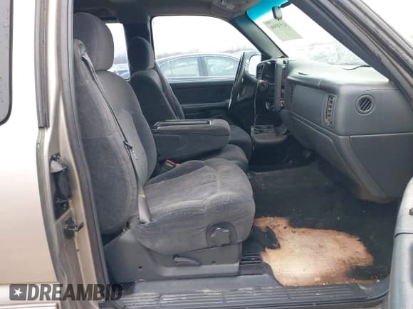 ✅ 2000 Chevrolet Silverado 1500 • VIN: 2GCEC19WXY1357051 • Лот: 41535946. Опубликован ранее на IAAI с пробегом 154 163 миль. Бесплатный доступ к архиву аукционных продаж из США и подробный отчёт об истории автомобиля на DreamBid. Изображение 5.