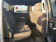 ✅ 2018 Chevrolet Silverado 2500HD LT • VIN: 1GC1KVEG5JF268722 • Lot: 50000995. Wystawiony na Copart z przebiegiem 230 363 mil. Bezpłatny archiwum sprzedaży aukcyjnych z USA i szczegółowy raport historii pojazdu na DreamBid. Zdjęcie 10.