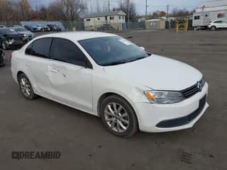 ✅ 2014 Volkswagen Jetta SE • VIN: 3VWD17AJXEM224070 • Lot: 43634667. Wystawiony na IAAI z przebiegiem 143 008 mil. Bezpłatny archiwum sprzedaży aukcyjnych z USA i szczegółowy raport historii pojazdu na DreamBid. Zdjęcie 1.