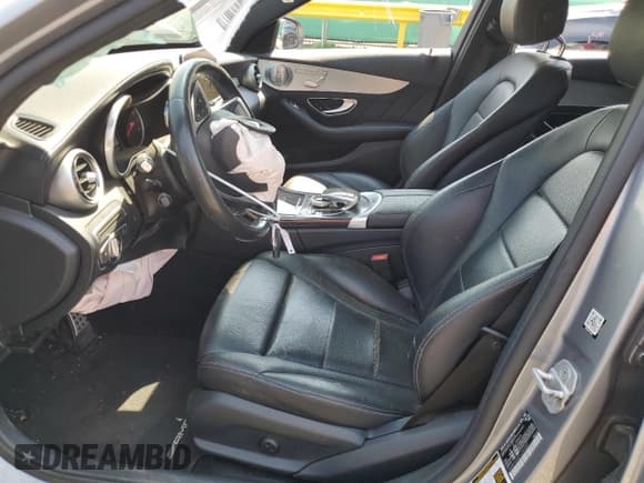 ✅ 2015 Mercedes-Benz C 300 Luxury • VIN: 55SWF4KB0FU093352 • Lot: 81331855. Wystawiony na Copart z przebiegiem 102 893 mil. Bezpłatny archiwum sprzedaży aukcyjnych z USA i szczegółowy raport historii pojazdu na DreamBid. Zdjęcie 7.